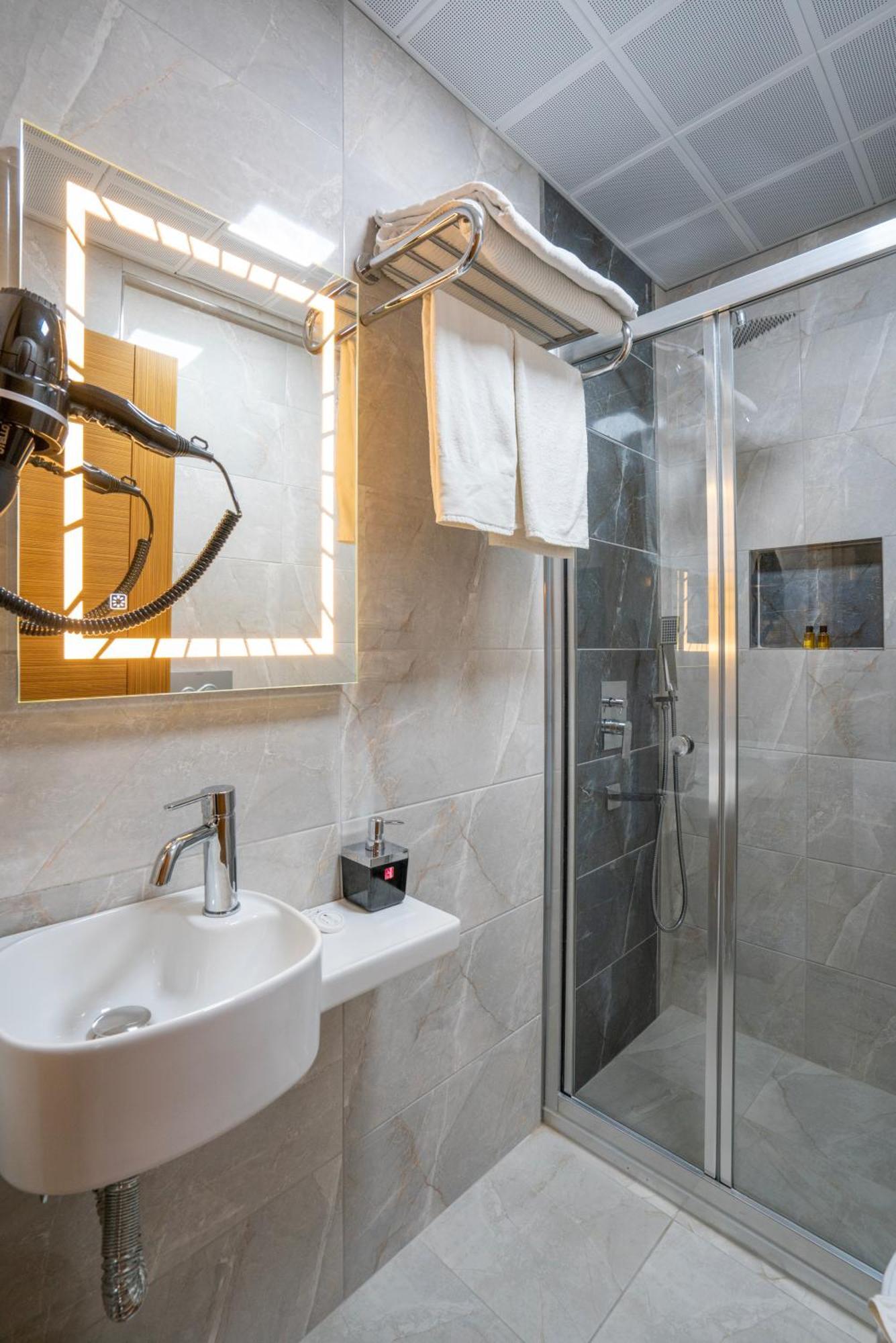 Grand Reis Hotel Истанбул Екстериор снимка